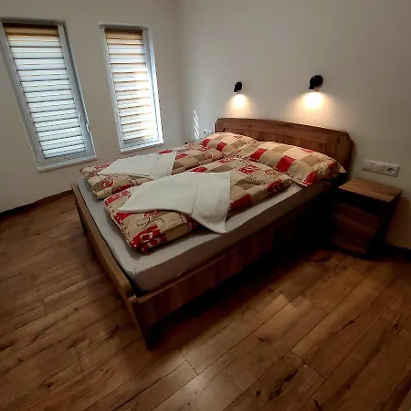 Apartment Zea Apartmanhaz *