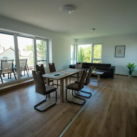 Apartmán Zea Apartmanhaz *