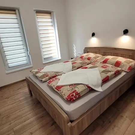 Zea Apartmanhaz Balatonfenyves