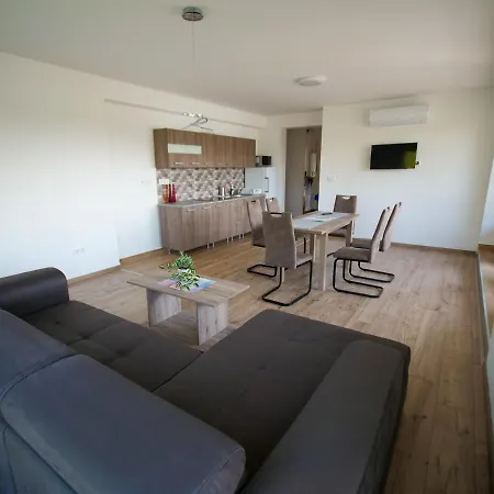 Zea Apartmanhaz Balatonfenyves