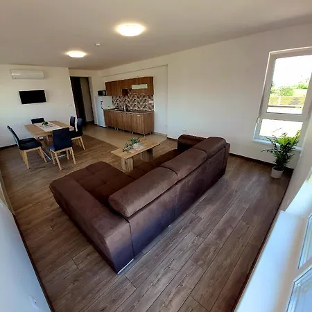 Διαμέρισμα Zea Apartmanhaz *