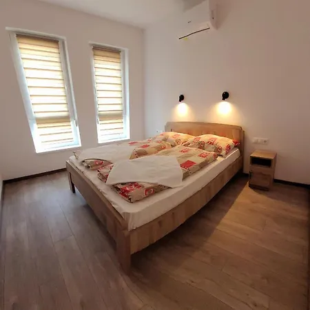 Apartment Zea Apartmanhaz *