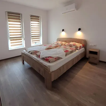 Zea Apartmanhaz Balatonfenyves