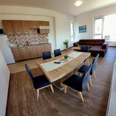 Zea Apartmanhaz