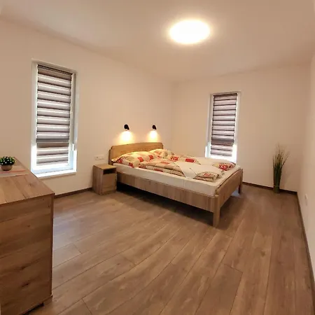 Διαμέρισμα Zea Apartmanhaz *