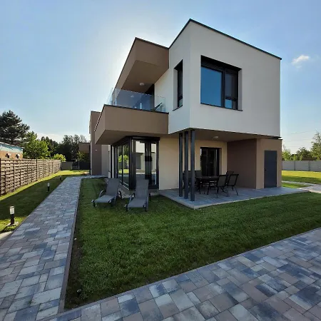 Zea Apartmanhaz Διαμέρισμα Balatonfenyves