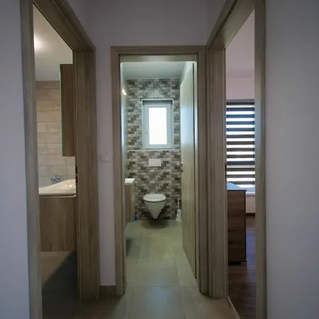 Zea Apartmanhaz * Balatonfenyves