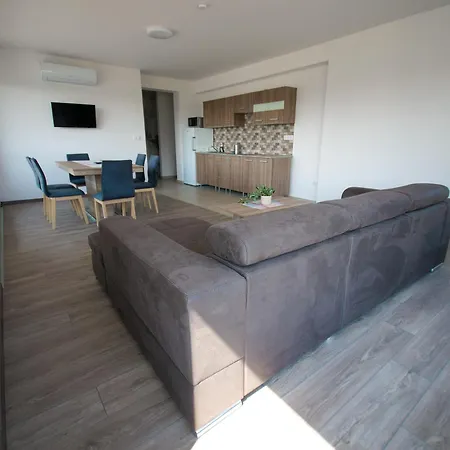 Zea Apartmanhaz Balatonfenyves