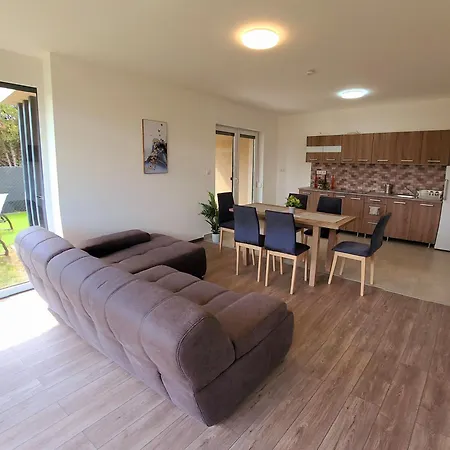 Διαμέρισμα Zea Apartmanhaz