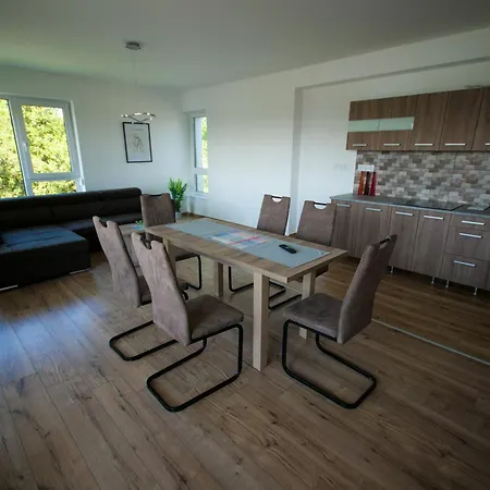 Zea Apartmanhaz *