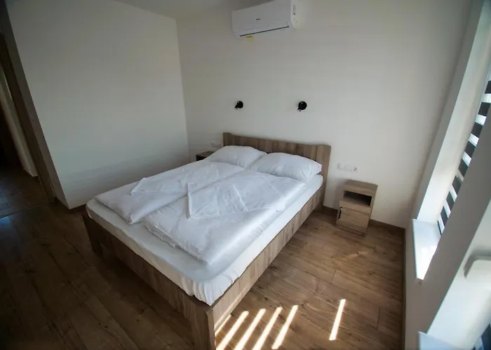 Zea Apartmanhaz Apartament