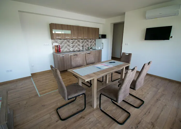 Apartament Zea Apartmanhaz *