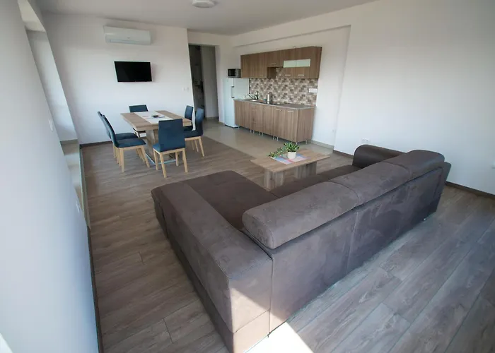 Zea Apartmanhaz Apartament