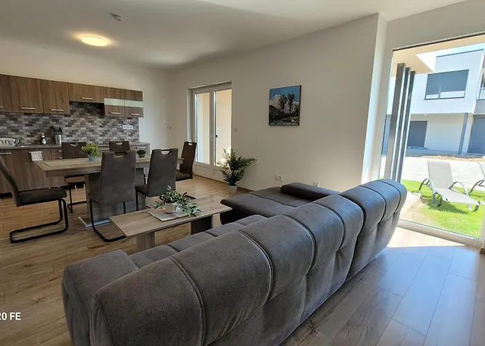 Zea Apartmanhaz Apartament *